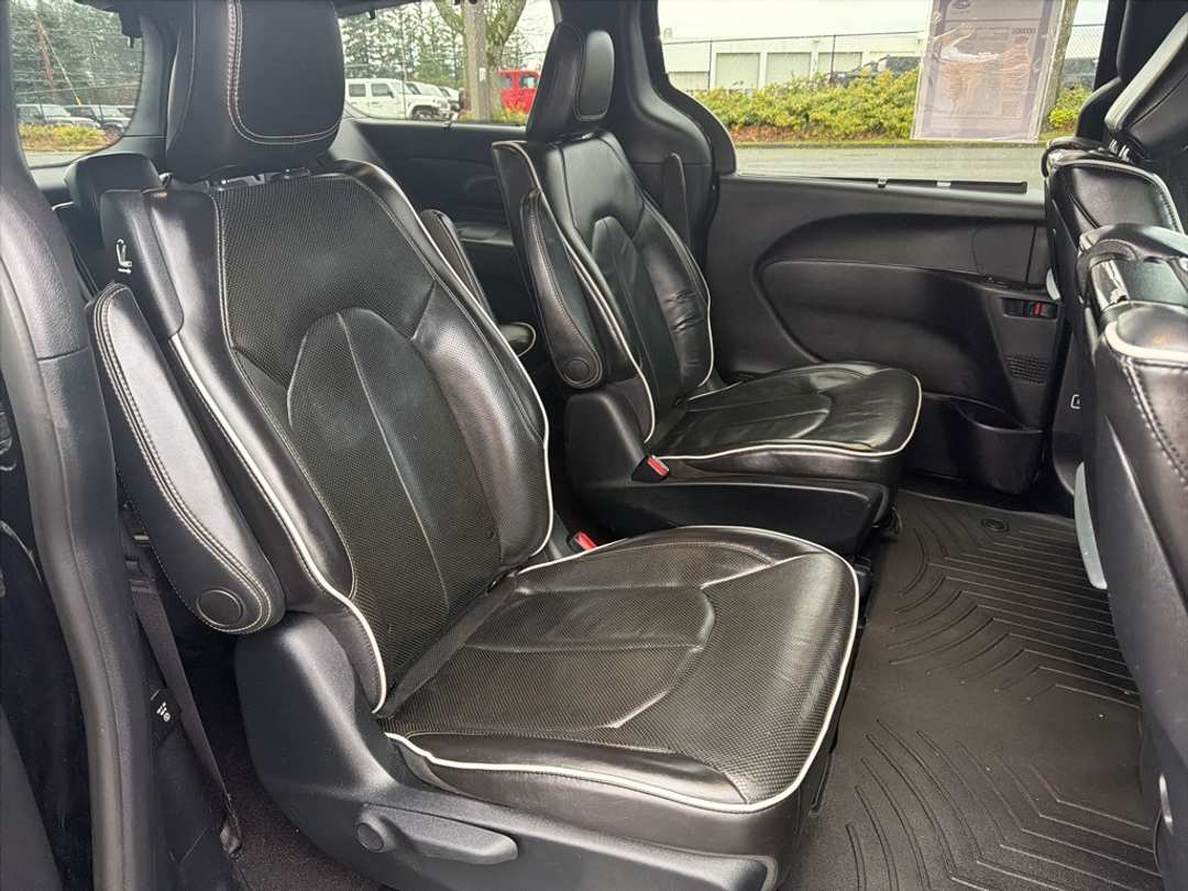 2019 Chrysler Pacifica Limited - Image 22
