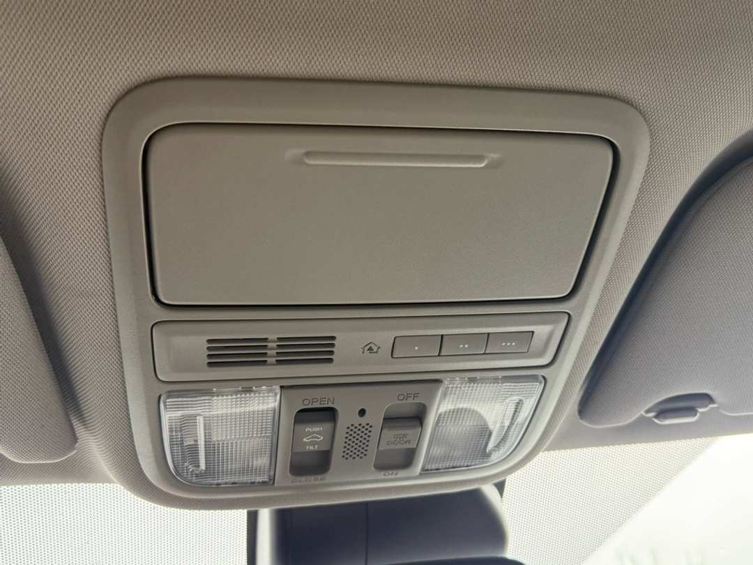 2015 Honda Odyssey EXL - Image 35