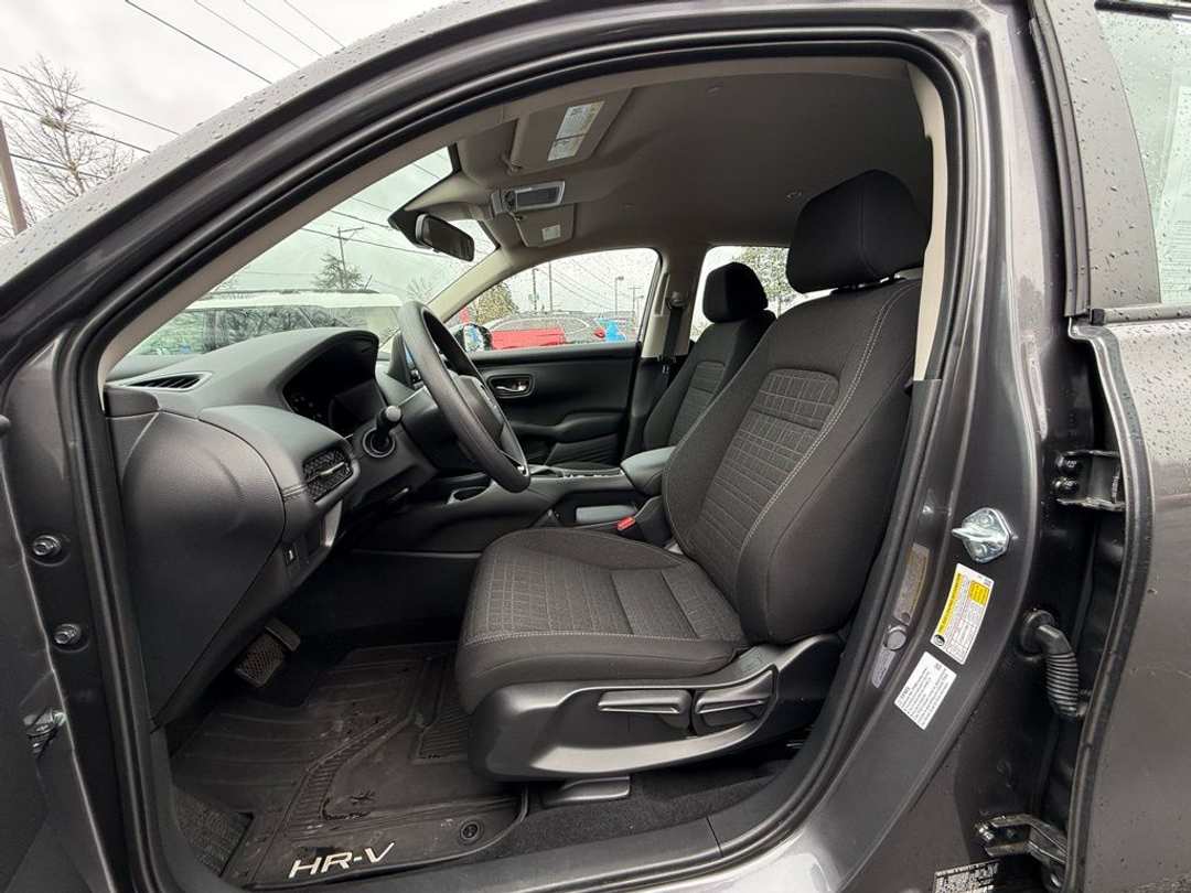 2025 Honda HR-V LX - Image 14