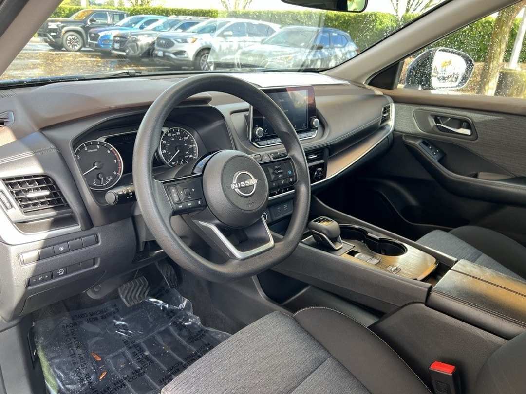 2023 Nissan Rogue SV - Image 14