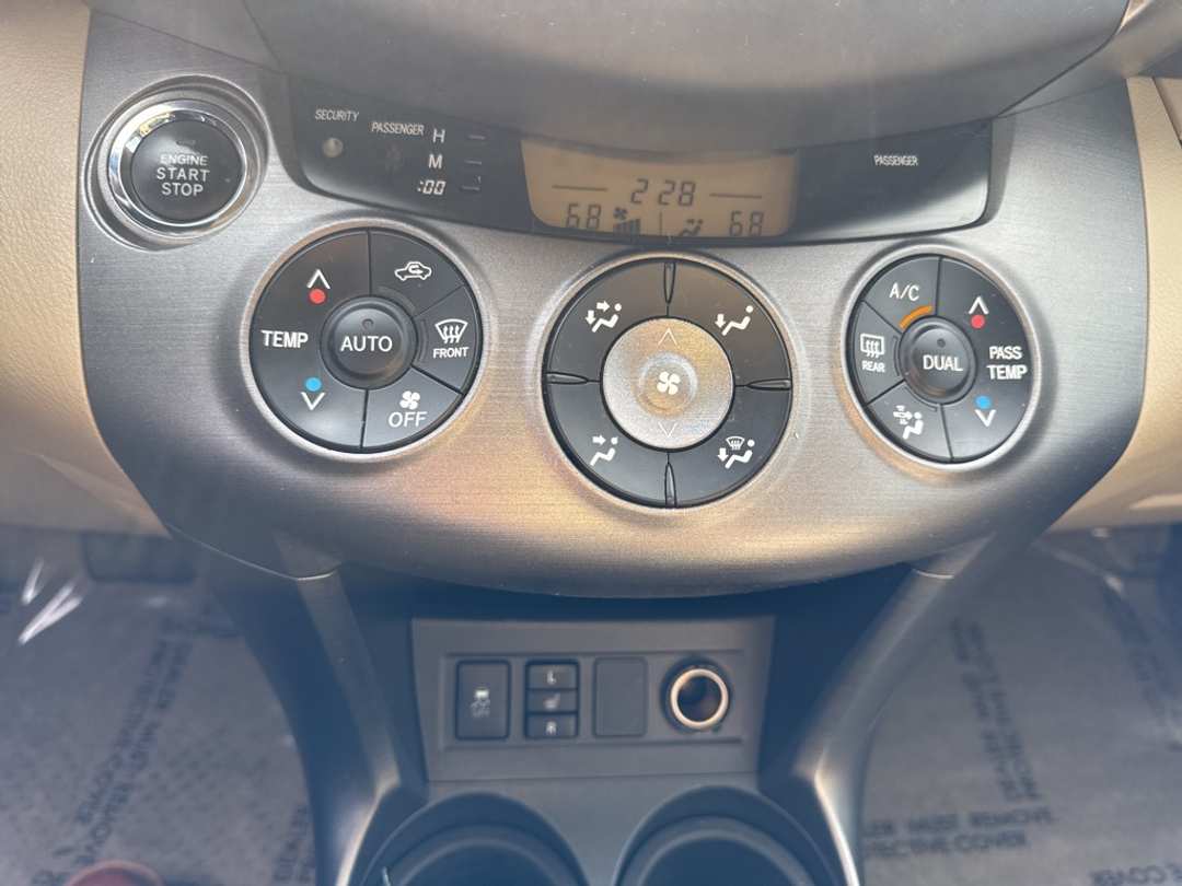 2009 Toyota Rav4 Limited - Image 23