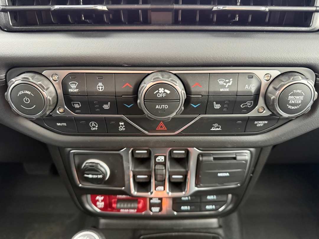 2026 Jeep Wrangler Rubicon - Image 23