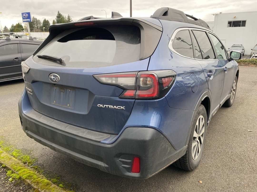 2021 Subaru Outback Premium - Image 2