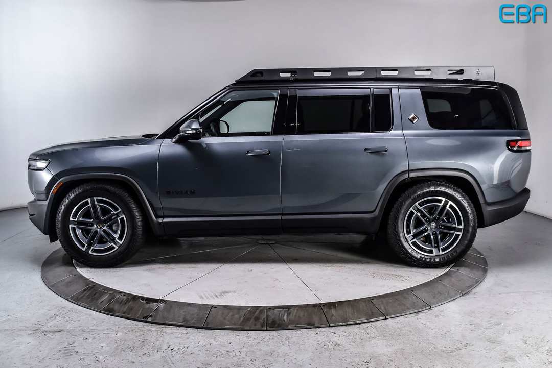 2025 Rivian R1S Adventure Dual Motor Standard Pack - Image 3