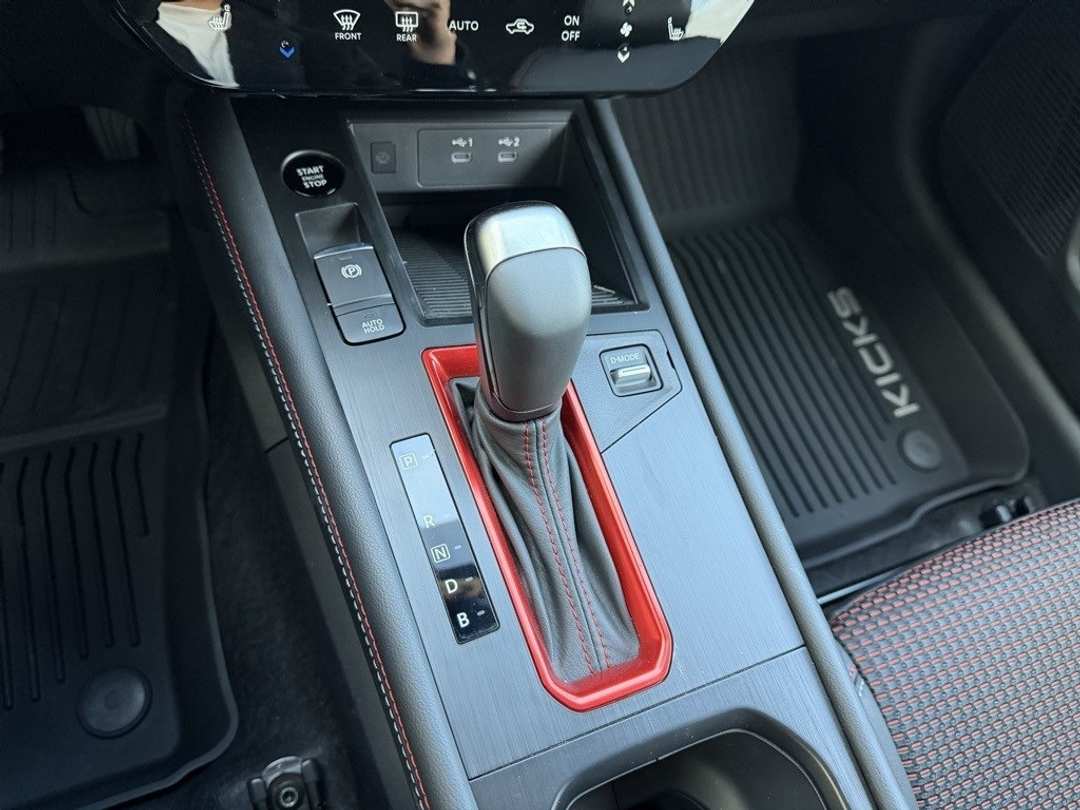 2026 Nissan Kicks SR - Image 24
