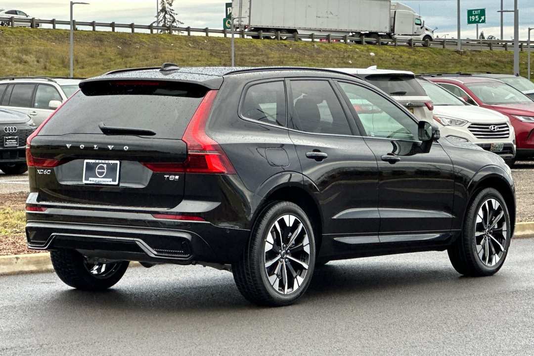2026 Volvo Xc60 T8 Plus - Image 3