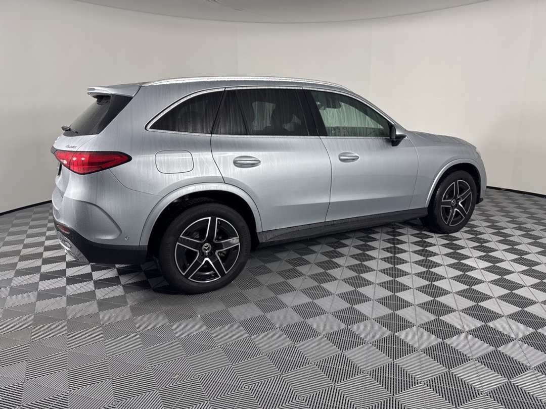 2025 Mercedes-Benz GLC GLC 350e - Image 7