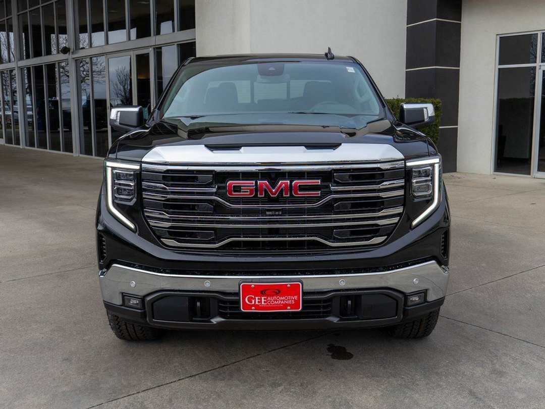 2026 GMC Sierra 1500 SLT - Image 2