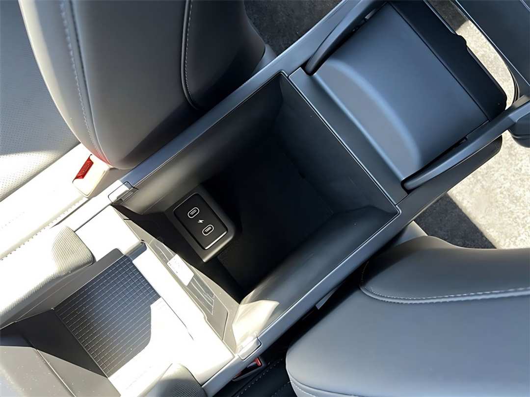 2025 Hyundai Ioniq 6 SEL - Image 24