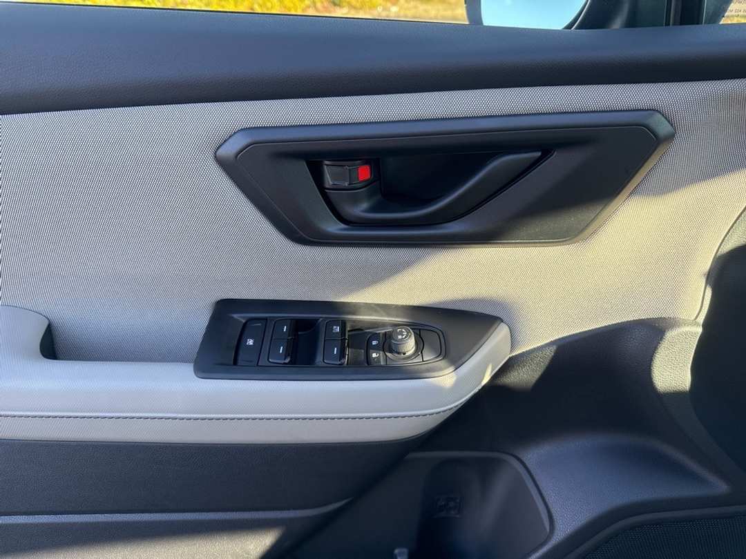 2026 Subaru Forester Base - Image 12