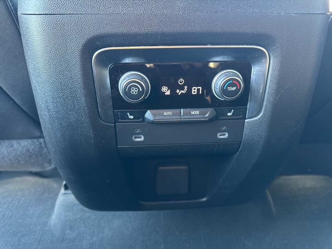 2024 Chevrolet Suburban High Country - Image 43