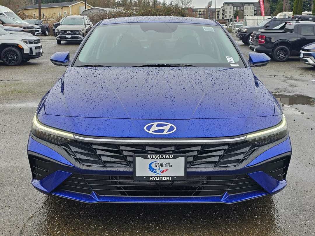 2026 Hyundai Elantra Blue - Image 2