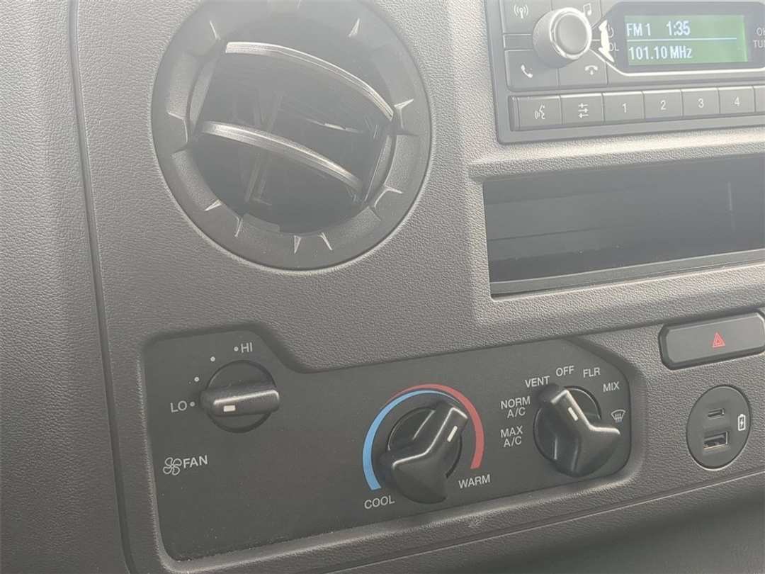 2024 Ford E-350sd Base - Image 18