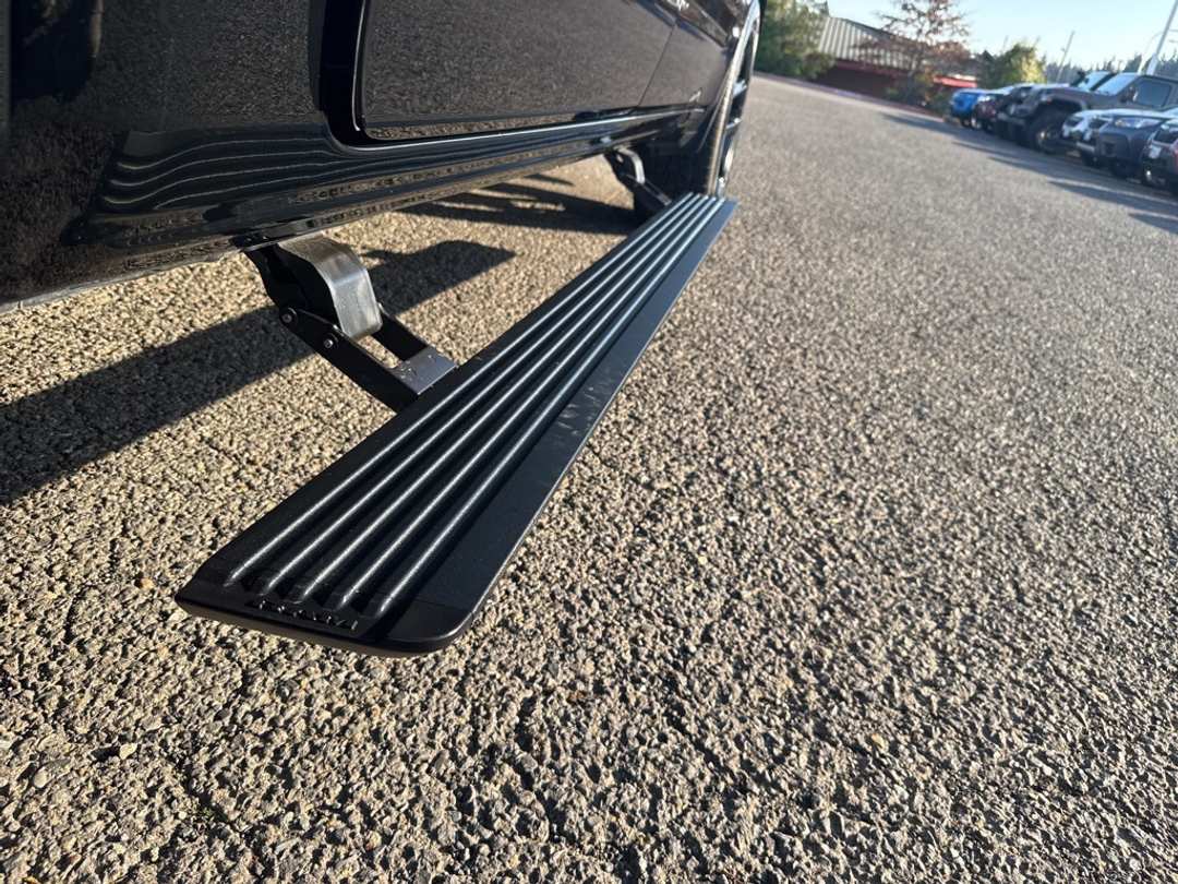 2023 Ram 1500 Laramie - Image 12