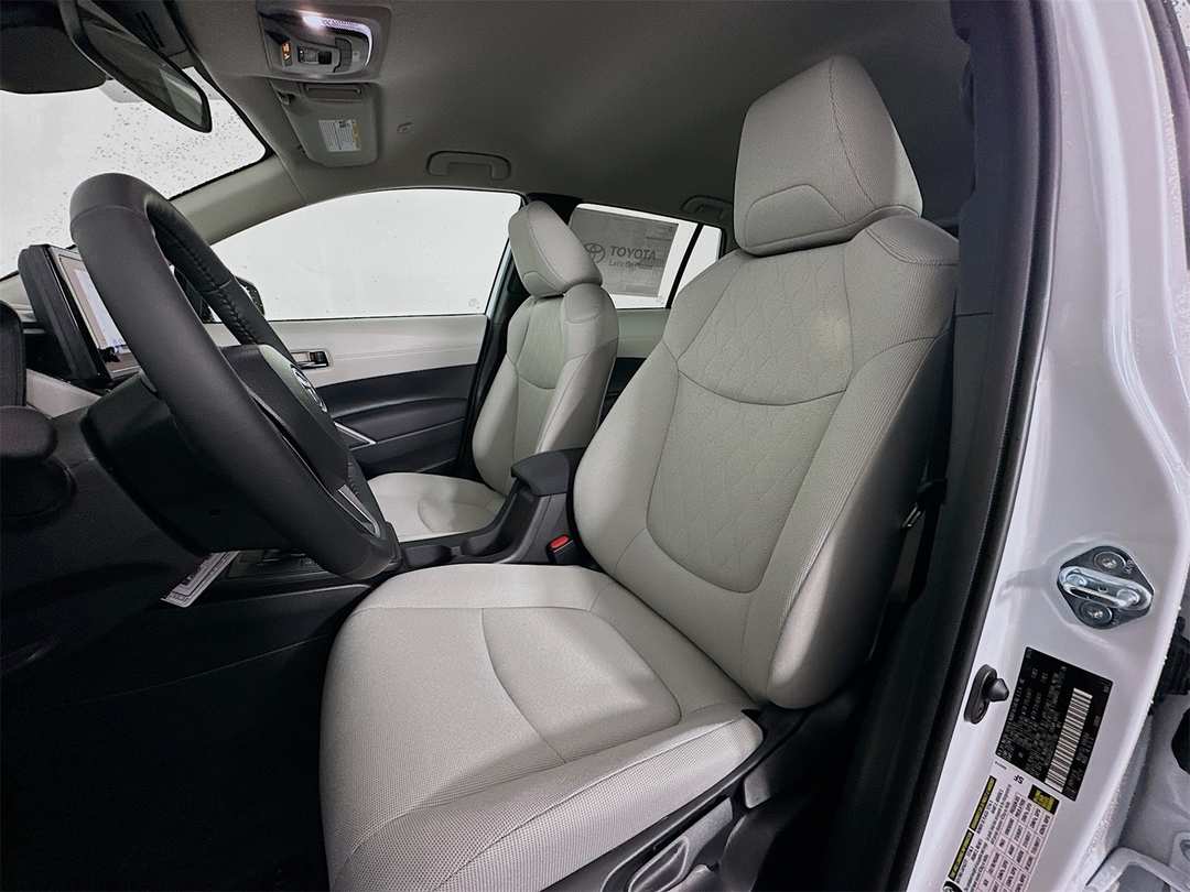 2026 Toyota Corolla Cross LE - Image 21