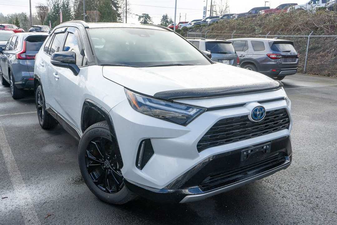 2023 Toyota Rav4 XSE - Image 3