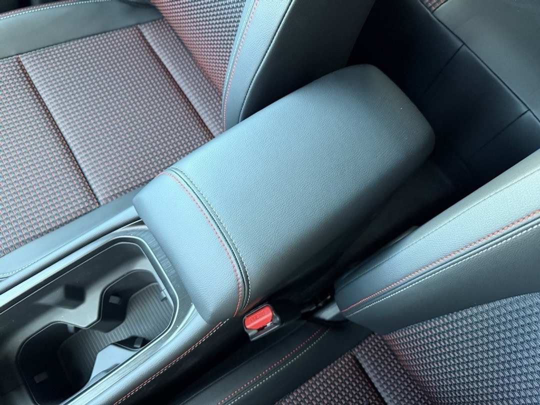 2026 Nissan Kicks SR - Image 25