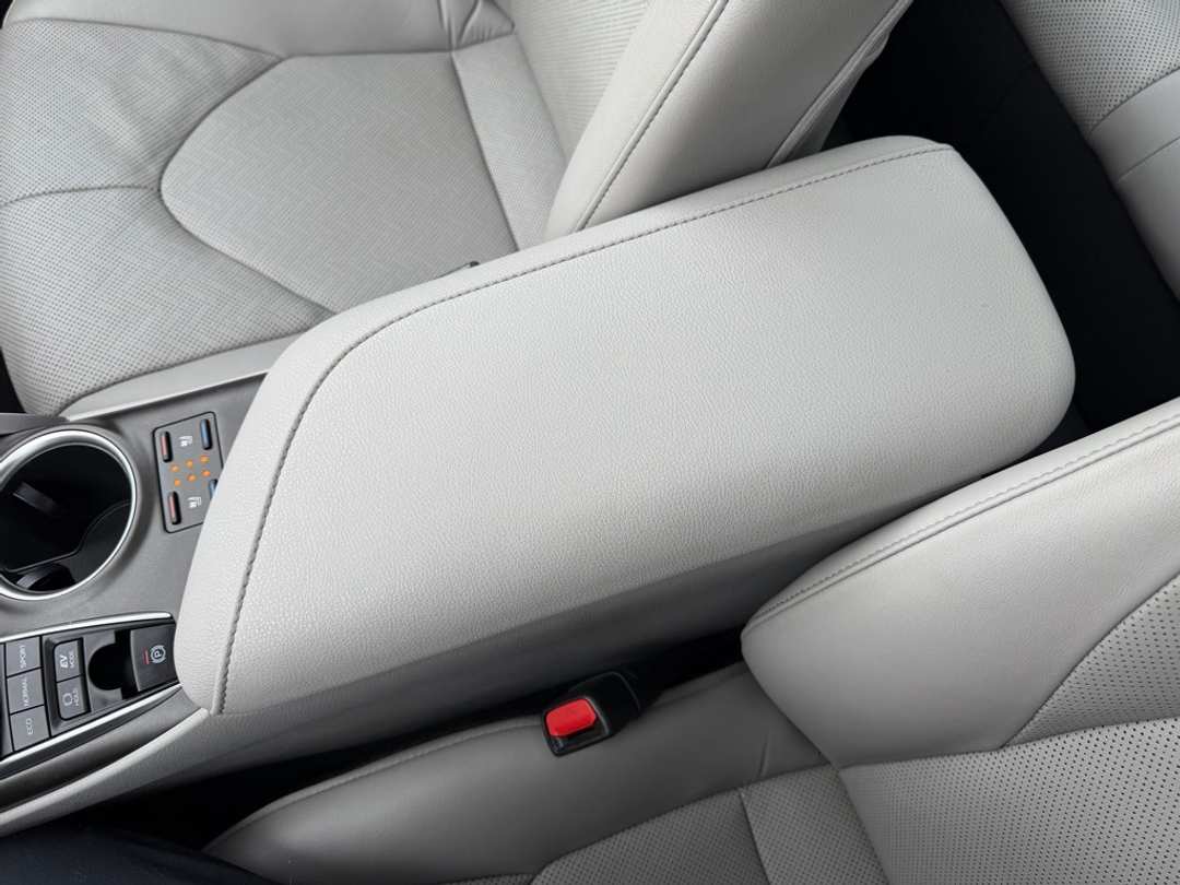 2021 Toyota Camry XLE - Image 26