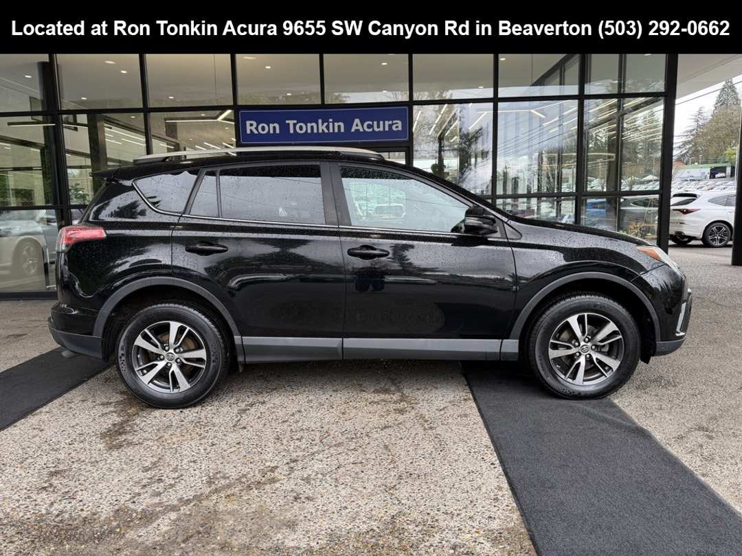 2016 Toyota Rav4 XLE - Image 8