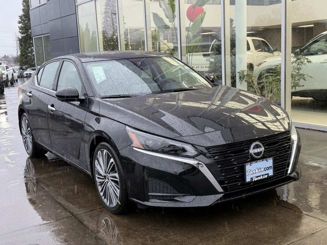 2025 Nissan Altima 2.5 SL - Image 2