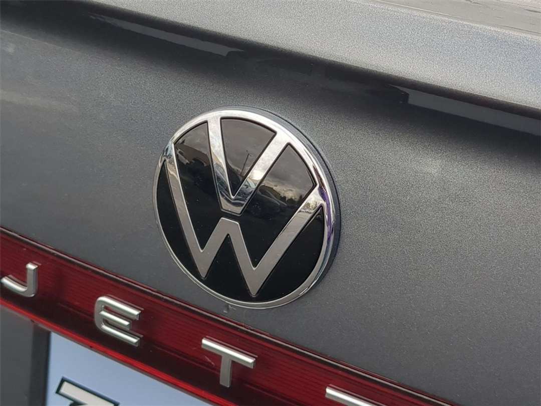 2025 Volkswagen Jetta 1.5T S - Image 24