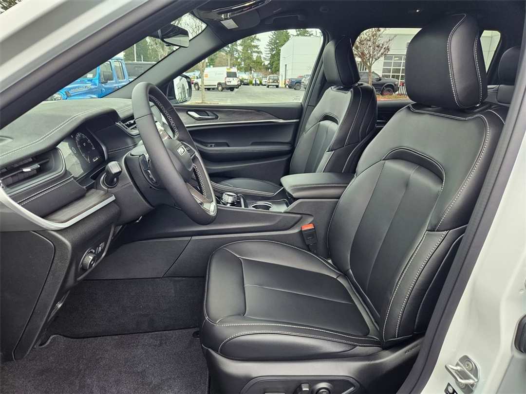 2025 Jeep Grand Cherokee L Limited - Image 14