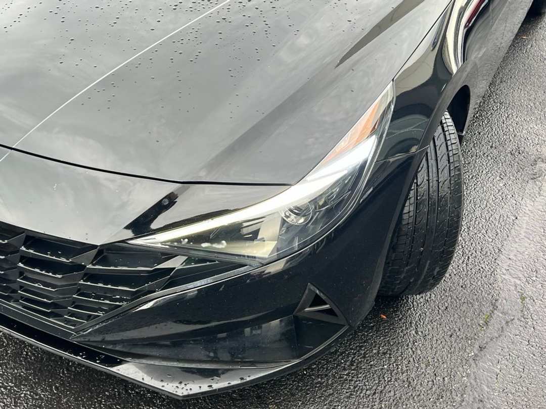 2023 Hyundai Elantra SEL - Image 3