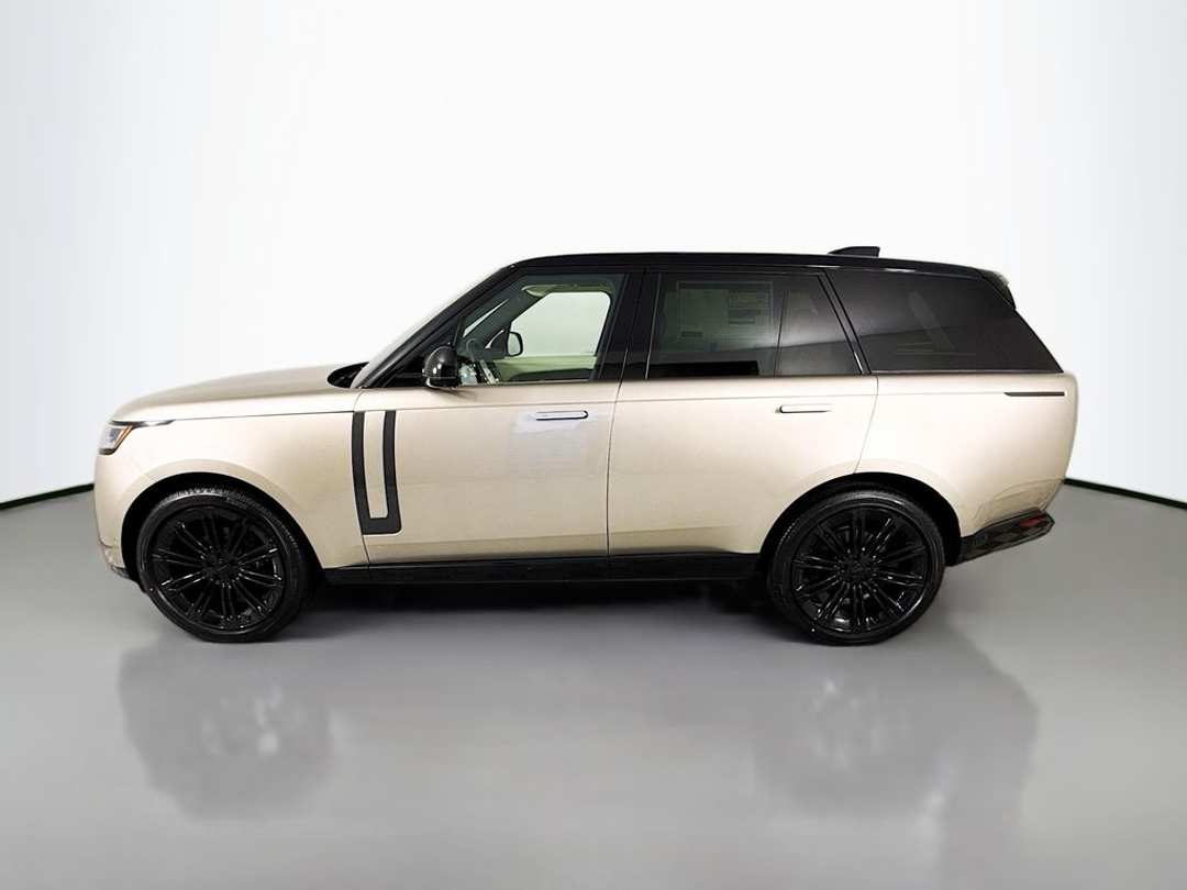 2026 Land Rover Range Rover SE - Image 2