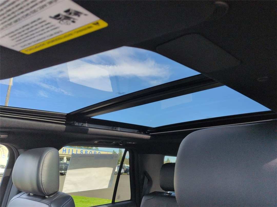 2025 Ford Expedition Platinum - Image 23