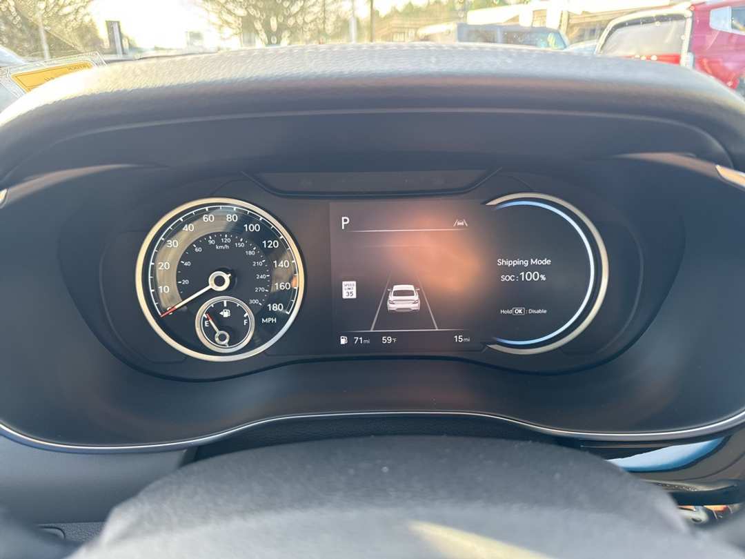 2026 Genesis G70 2.5T - Image 19