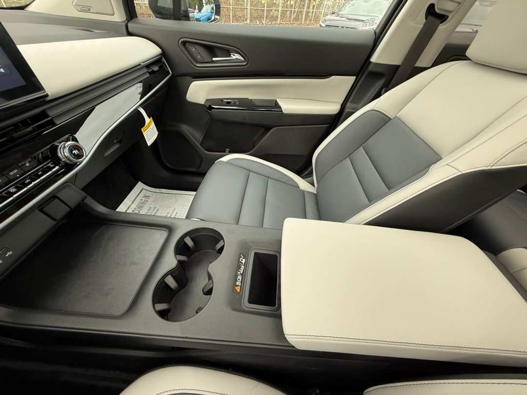 2025 Honda Prologue Touring - Image 28