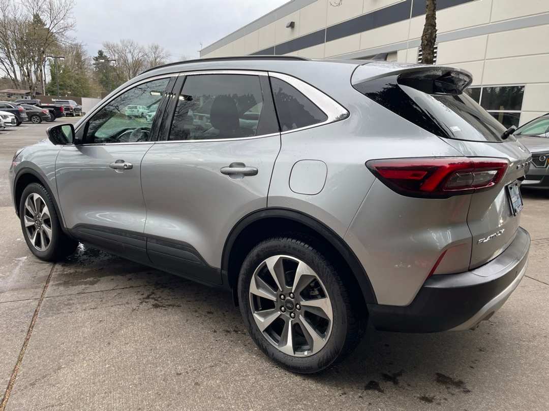 2024 Ford Escape Platinum - Image 6