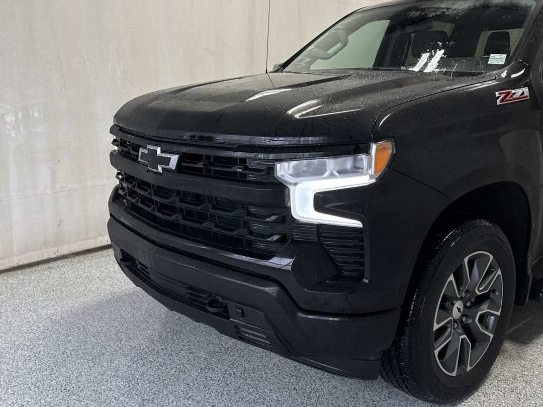 2023 Chevrolet Silverado 1500 RST - Image 3