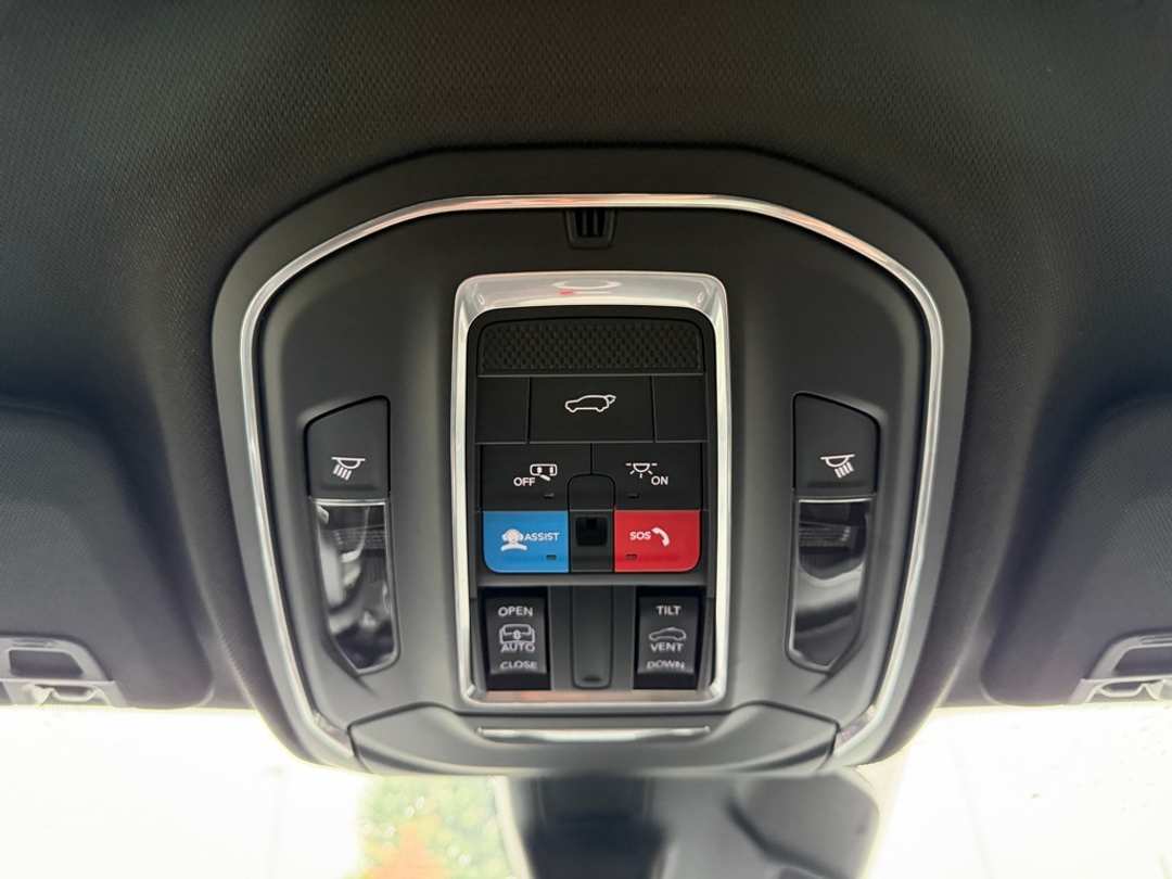 2025 Jeep Grand Cherokee L Altitude X - Image 27