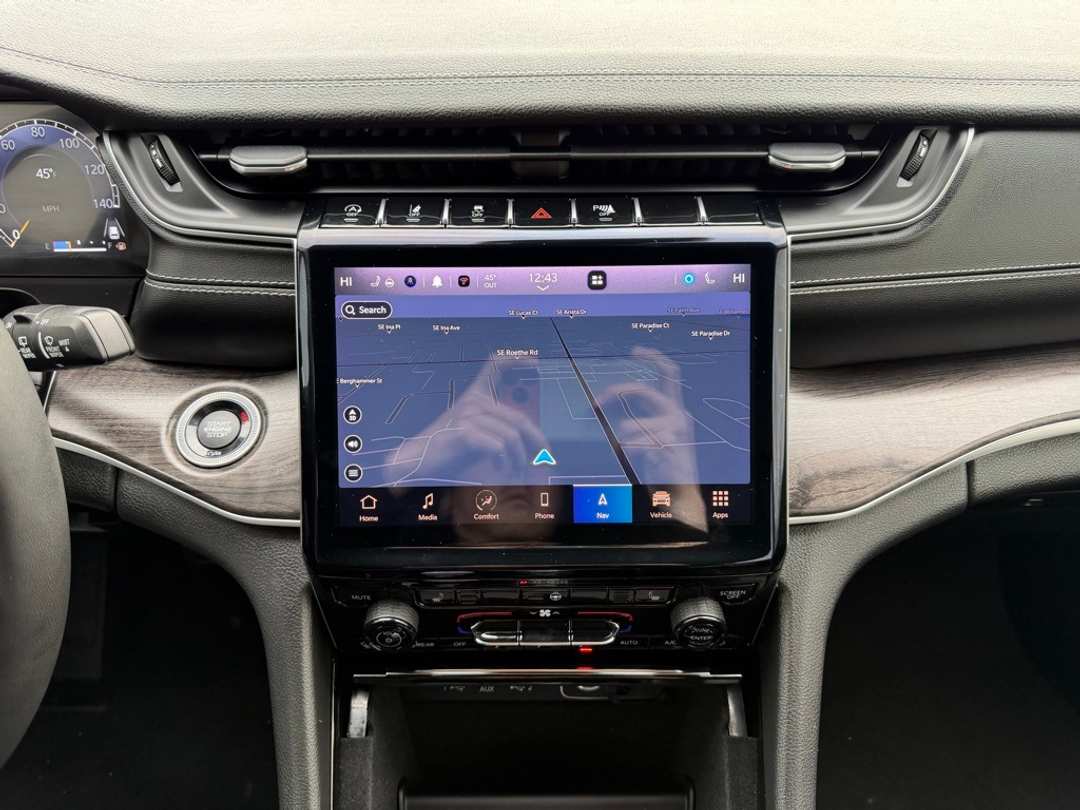 2023 Jeep Grand Cherokee Limited - Image 22