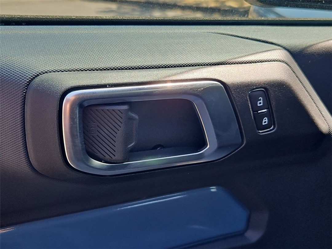 2025 Ford Bronco Base - Image 10