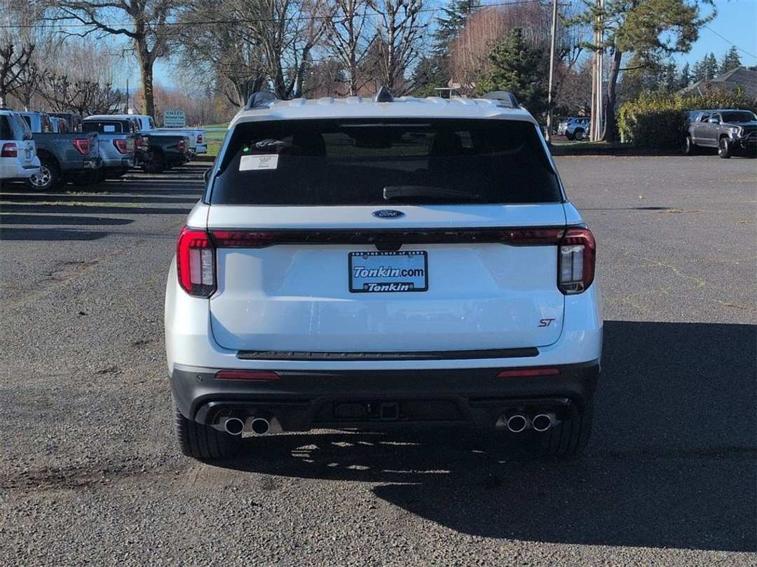 2026 Ford Explorer ST - Image 4