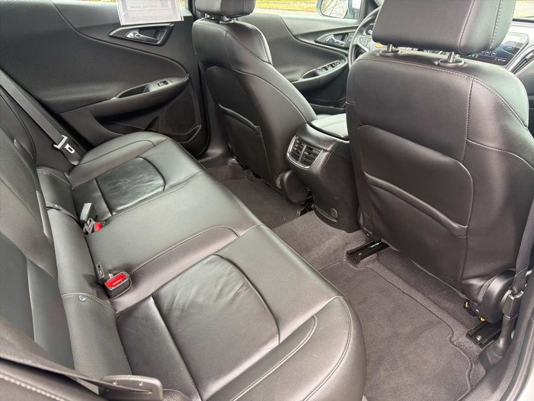 2019 Chevrolet Malibu LT - Image 21