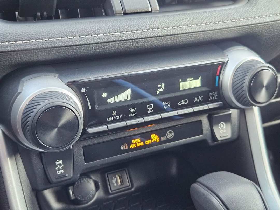 2024 Toyota Rav4 LE - Image 22