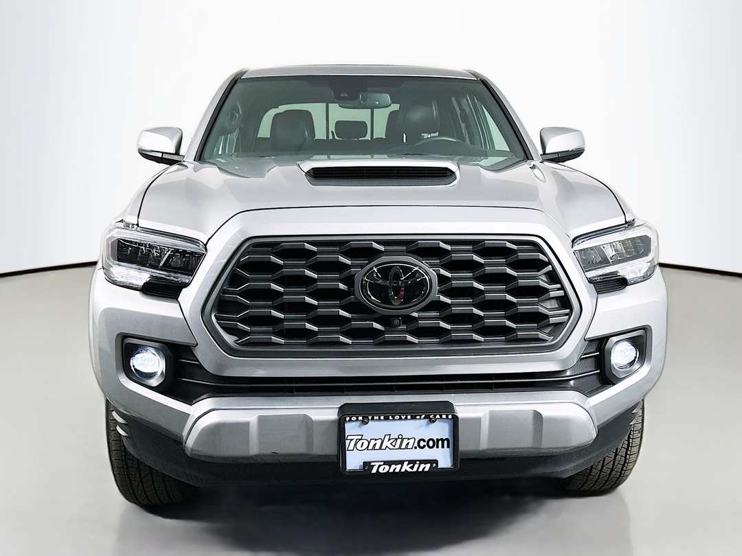 2023 Toyota Tacoma TRD Sport - Image 2