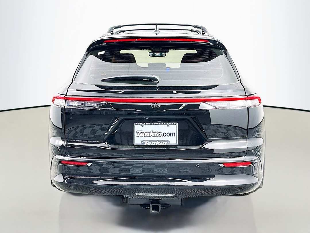 2026 Toyota Crown Signia Limited - Image 6