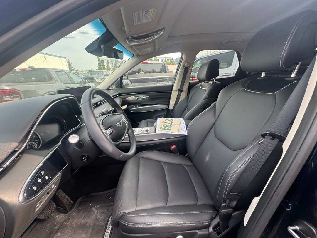 2023 Genesis Gv70 2.5T - Image 3