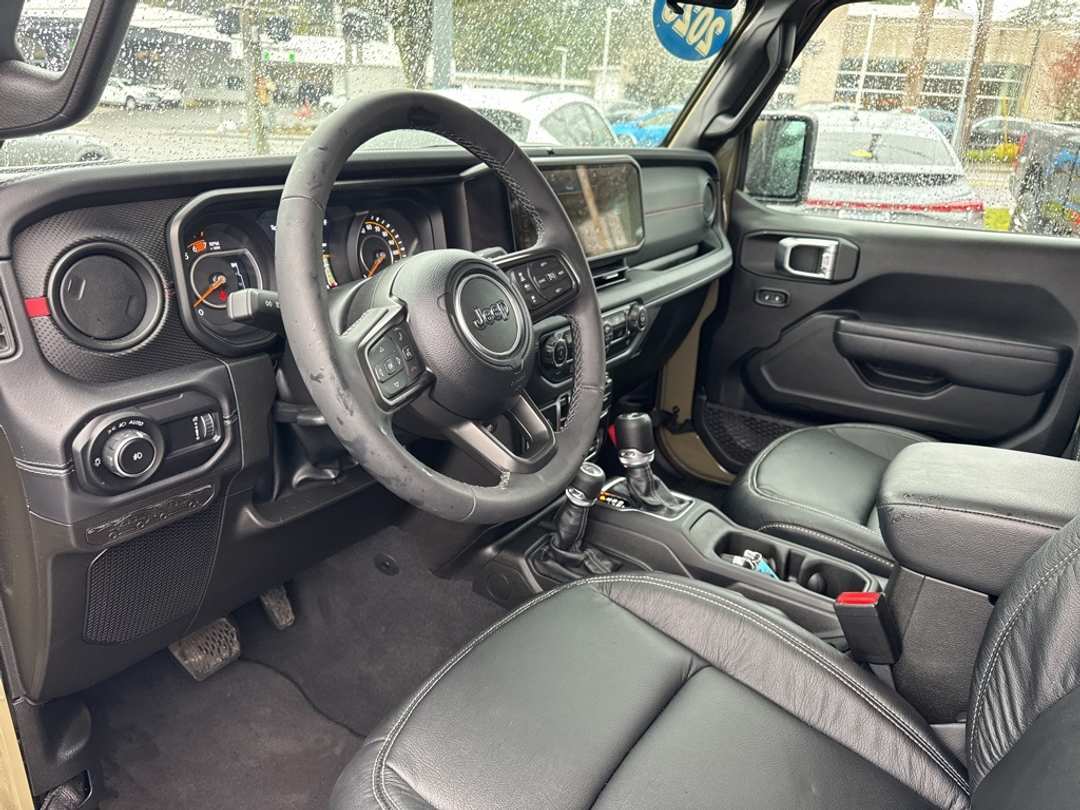 2025 Jeep Wrangler Rubicon - Image 20