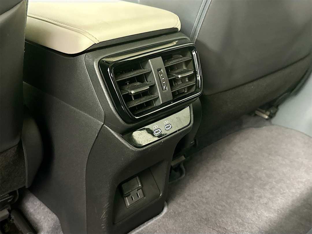 2023 Lexus Rz 450e Premium - Image 26