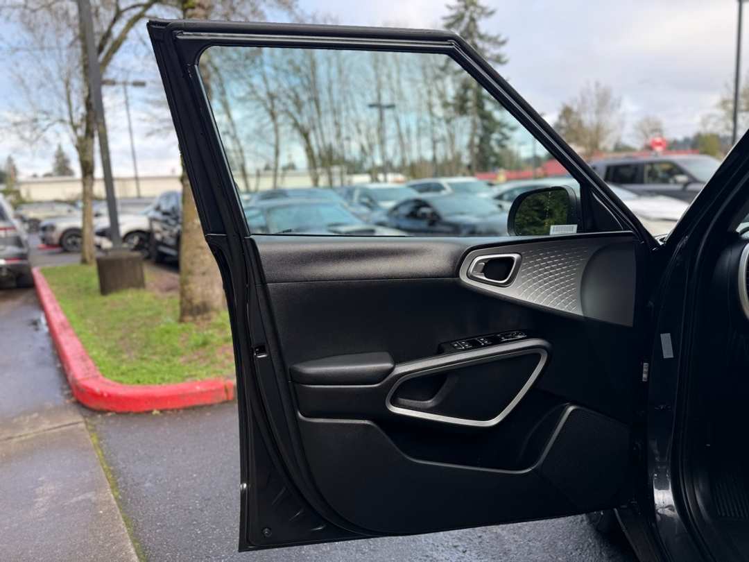 2024 Kia Soul LX - Image 20