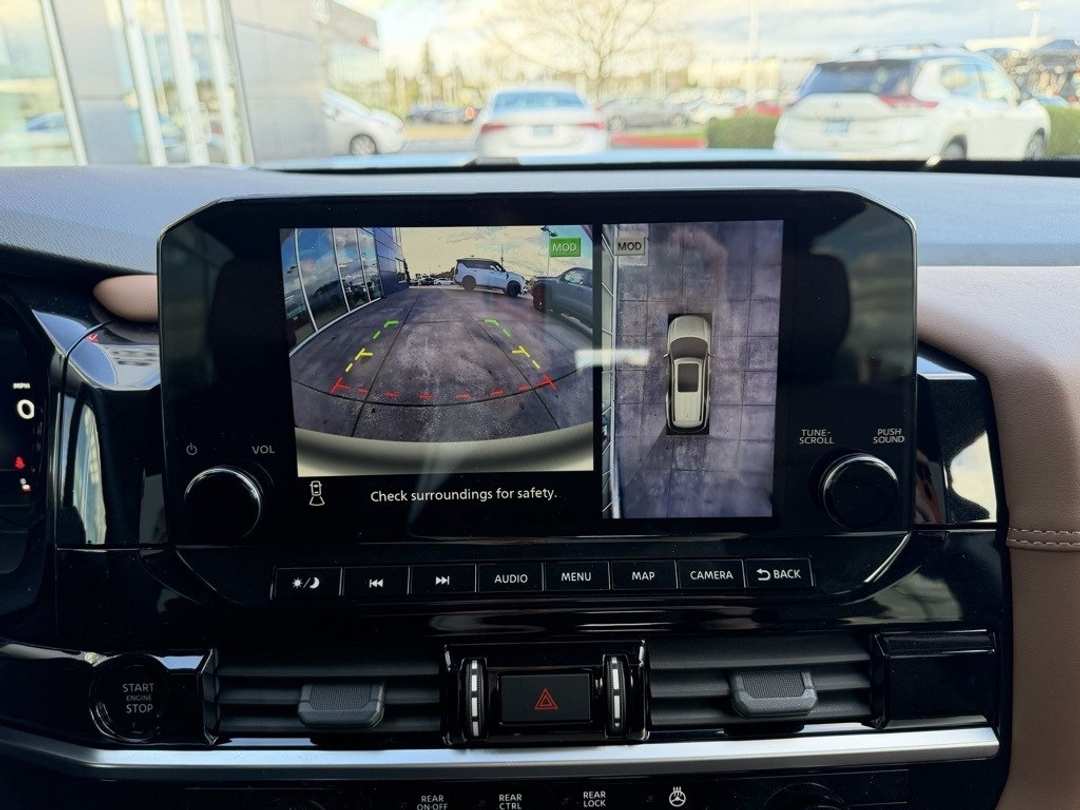 2025 Nissan Pathfinder Platinum - Image 22