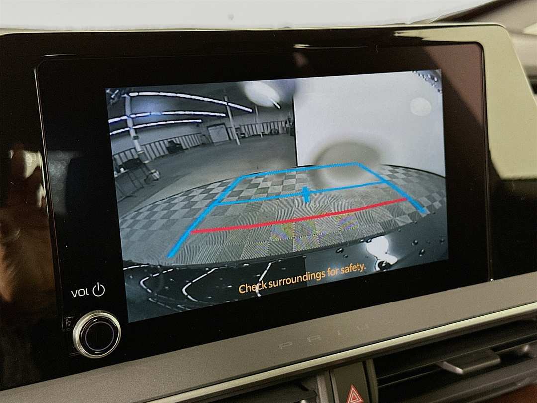 2026 Toyota Prius SE - Image 14