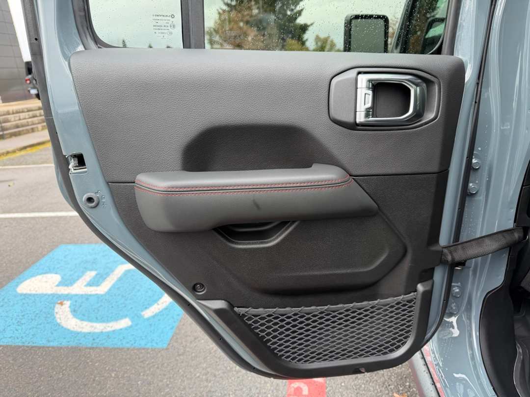 2026 Jeep Gladiator Rubicon - Image 28