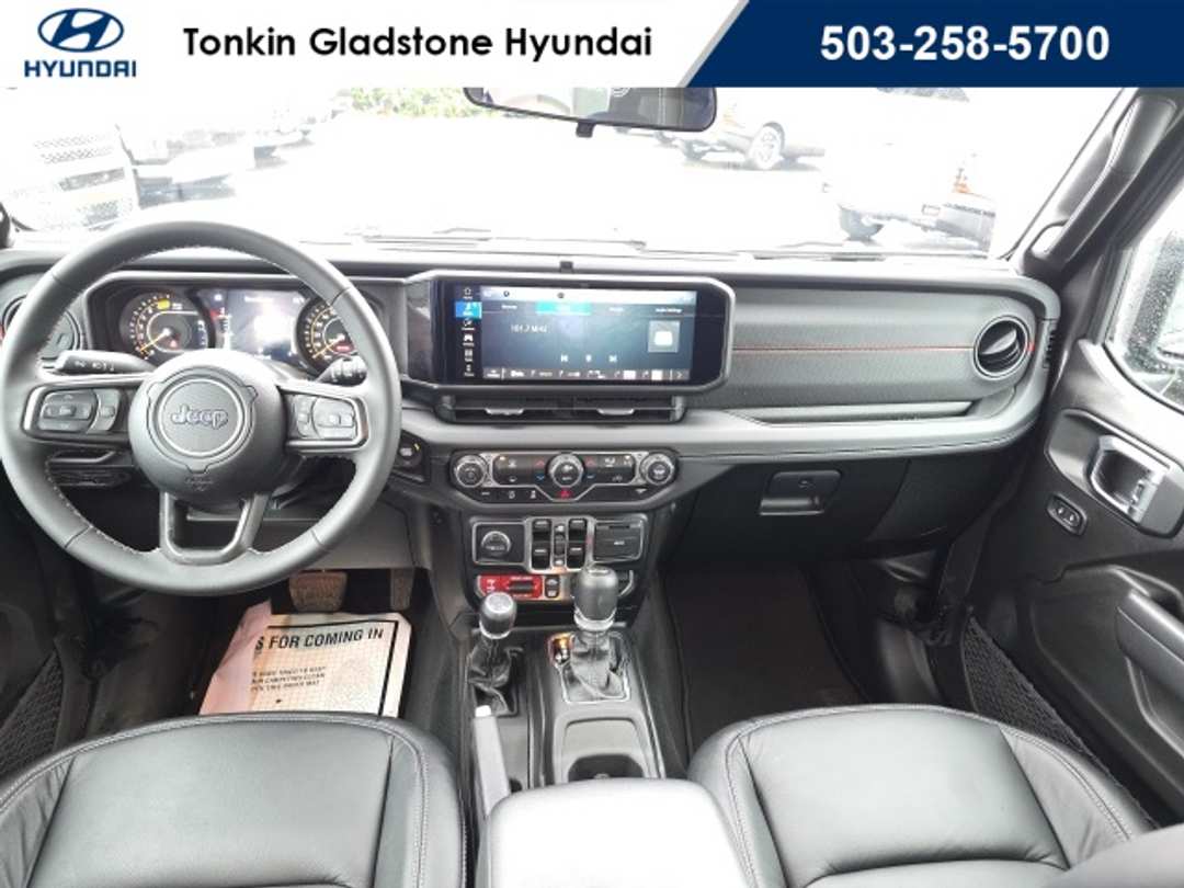 2025 Jeep Wrangler Rubicon - Image 28