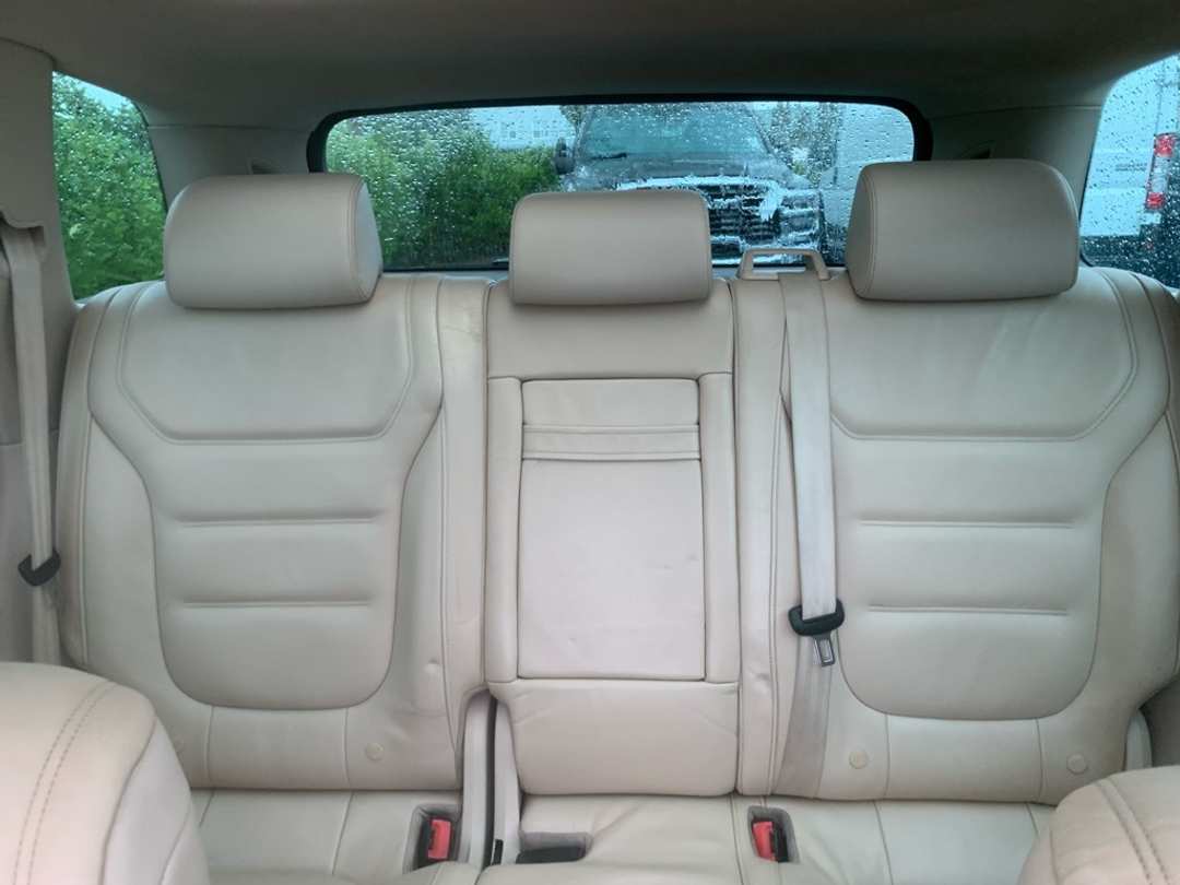 2012 Volkswagen Touareg V6 TDI - Image 25